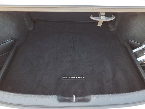 Used 2024 Hyundai Elantra SEL image 30