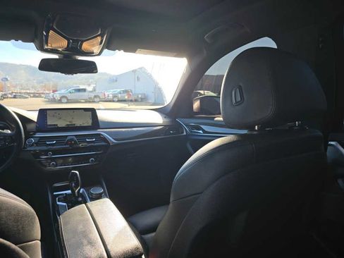 Used 2018 BMW 530i w/ Premium Package image 14