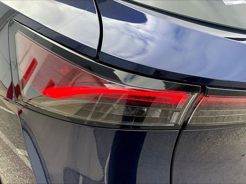 Used 2023 Nissan Ariya FWD image 27