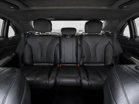 Used 2020 Mercedes-Benz S 560 Sedan image 22