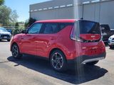 Used 2023 Kia Soul EX image 3
