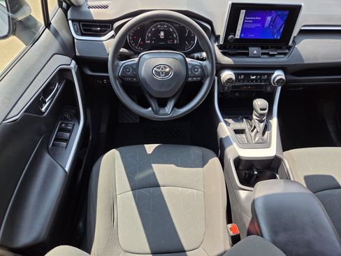 Used 2025 Toyota RAV4 XLE FWD image 14
