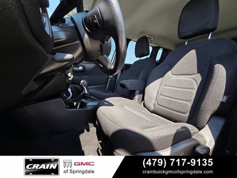 Used 2020 Jeep Renegade Latitude w/ Cold Weather Group AWD/4WD image 24
