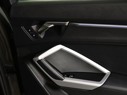 Certified 2025 Audi Q3 2.0T Premium Plus w/ Premium Plus Package image 22