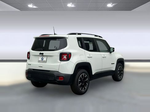 Used 2023 Jeep Renegade Latitude AWD/4WD image 9