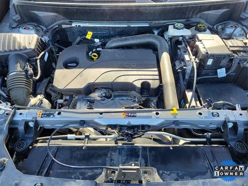 Used 2024 GMC Terrain SLT image 31