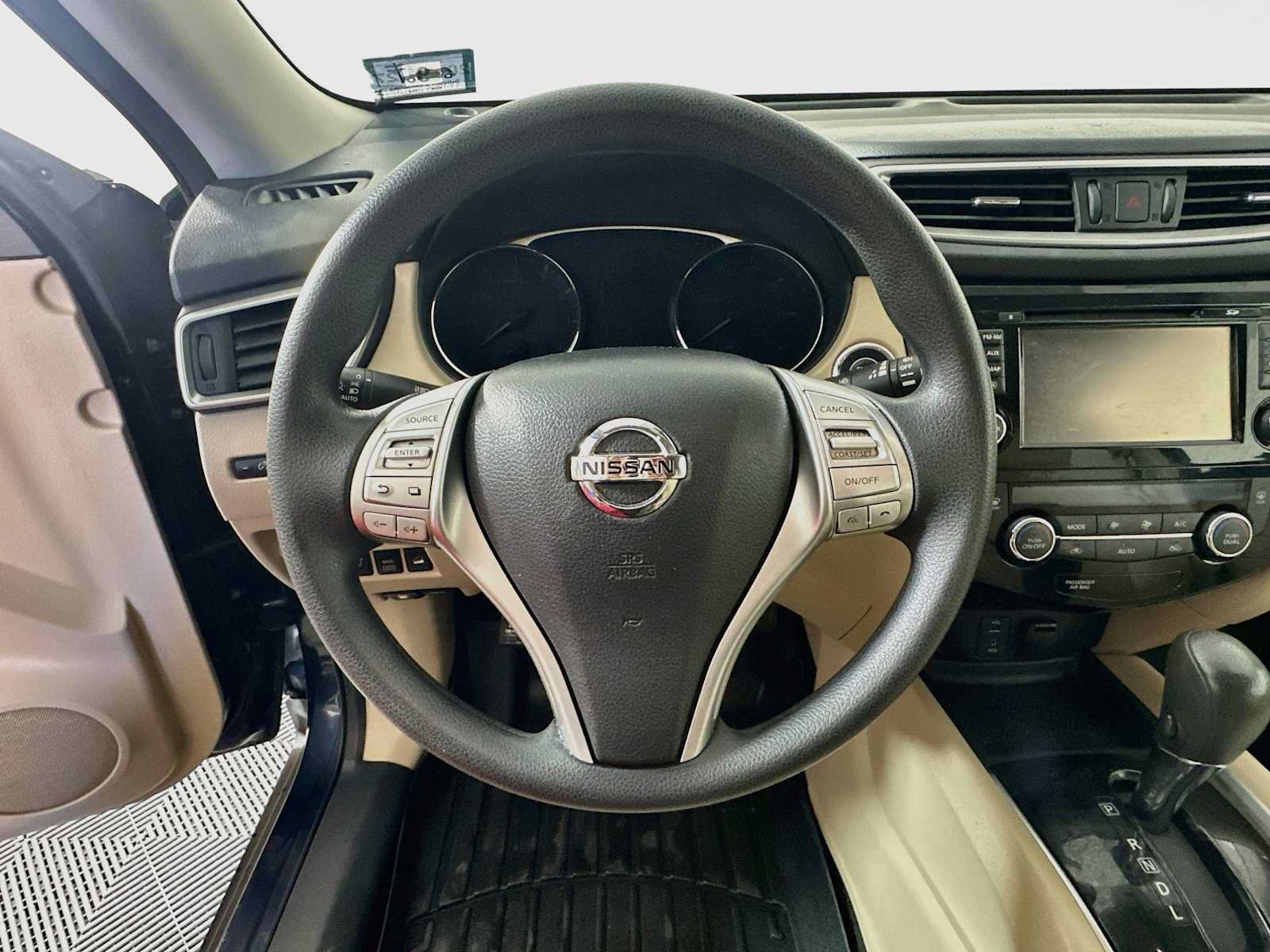 Used 2016 Nissan Rogue SV w/ SV Premium Package AWD/4WD image 9
