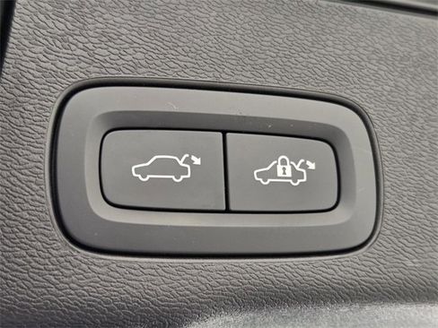 Certified 2024 Volvo XC60 B5 Plus w/ Protection Package Premier image 20