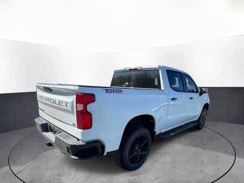 Used 2022 Chevrolet Silverado 1500 LT Trail Boss w/ LPO, Dark Essentials Package AWD/4WD image 7