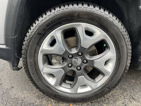 Used 2019 Jeep Compass Limited AWD/4WD image 27