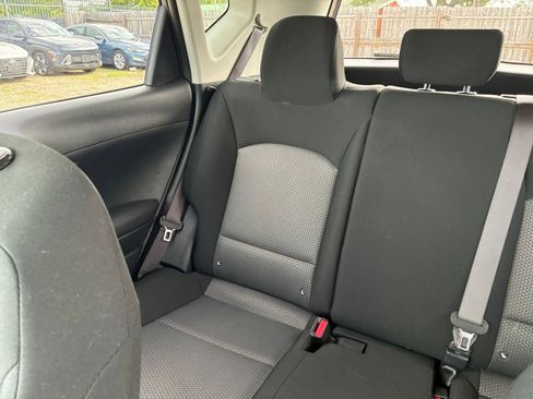 Used 2025 Kia Soul LX w/ LX Technology Package FWD image 32