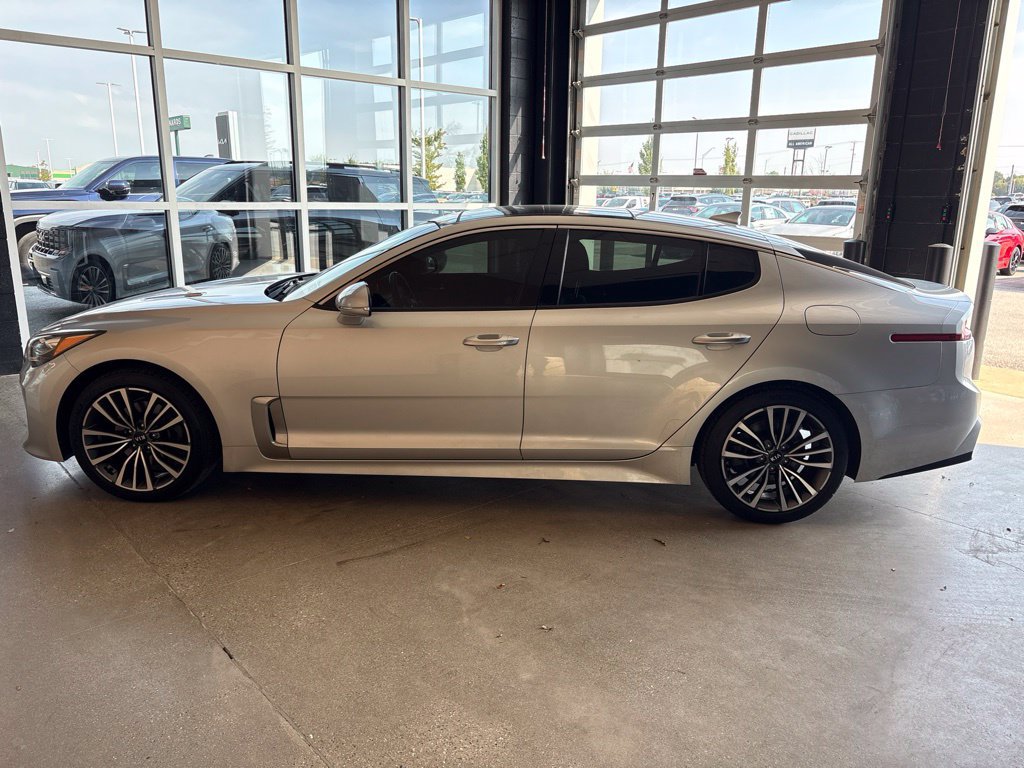 Used 2018 Kia Stinger Premium AWD/4WD image 8