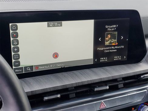 Used 2025 Kia Telluride SX w/ SX Captain's Chair Package image 17