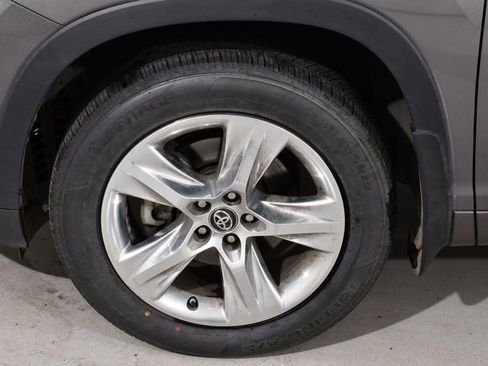 Used 2017 Toyota Highlander Limited FWD image 24