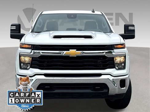 Used 2024 Chevrolet Silverado 2500 LT AWD/4WD image 2