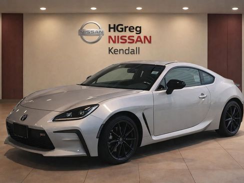 Used 2022 Toyota GR86 Premium RWD image 3
