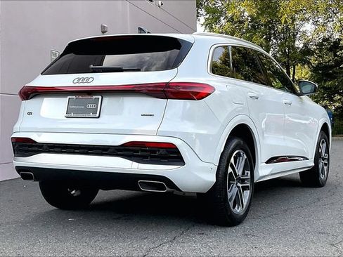 Used 2025 Audi Q5 Premium w/ 19" Wheel Package AWD/4WD image 7