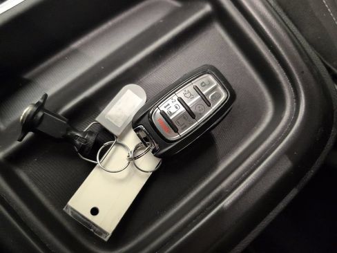 Used 2020 Chrysler Pacifica Touring w/ S Appearance Package FWD image 39