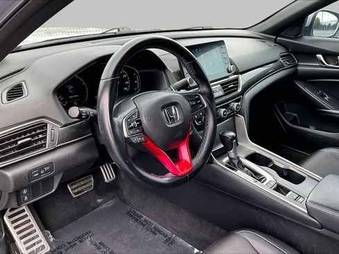 Used 2018 Honda Accord Sport image 17