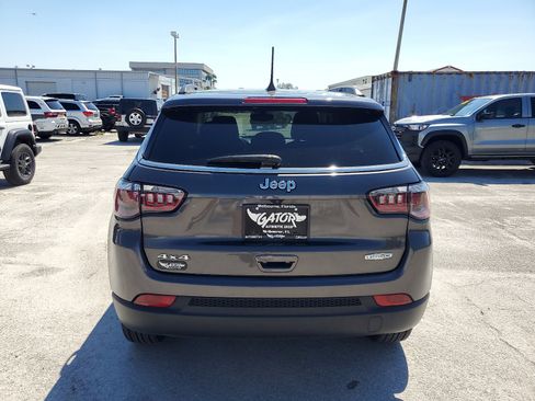 Used 2022 Jeep Compass Latitude image 5