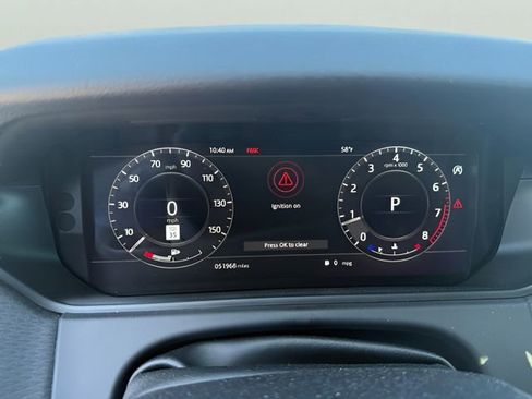 Used 2018 Land Rover Range Rover Velar S AWD/4WD image 15