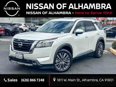 Certified 2024 Nissan Pathfinder SL w/ SL Premium Package FWD image 1
