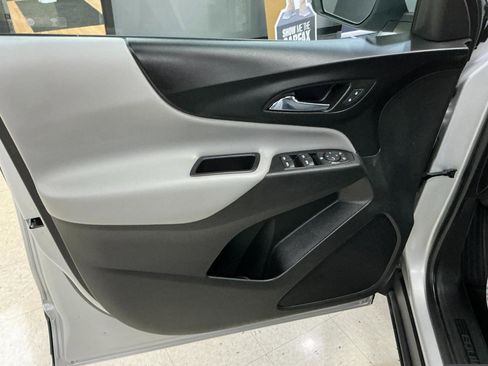 Used 2019 Chevrolet Equinox LT image 11