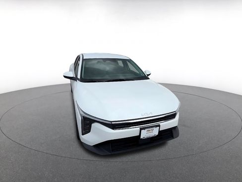 Used 2025 Kia K4 FWD image 3