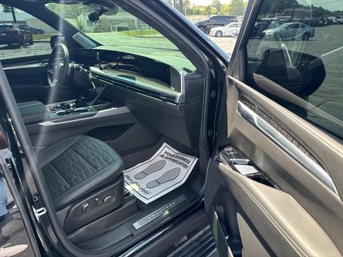 Used 2025 Cadillac Escalade V w/ LPO, Floor Liner Package AWD/4WD image 15