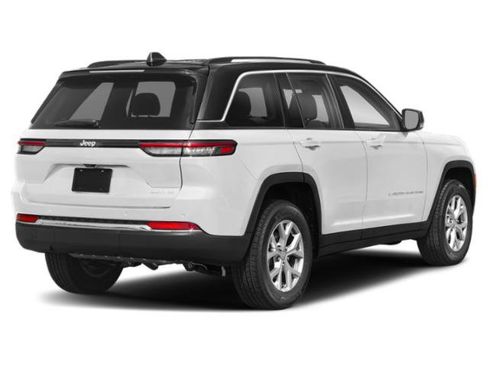 Certified 2023 Jeep Grand Cherokee Overland w/ Luxury Tech Group IV AWD/4WD image 3