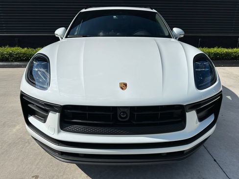 Used 2026 Porsche Macan AWD/4WD image 8