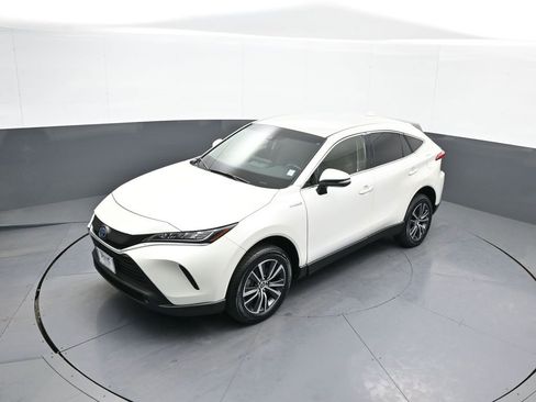 Certified 2021 Toyota Venza LE image 34