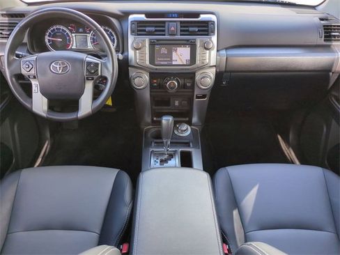 Used 2018 Toyota 4Runner SR5 Premium image 15