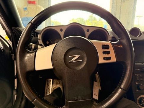 Used 2004 Nissan 350Z Touring w/ Aerodynamics Pkg RWD image 11