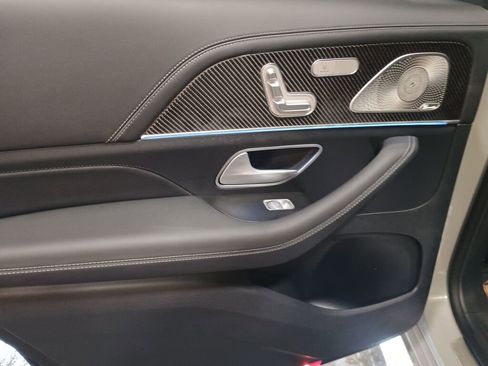 Used 2025 Mercedes-Benz GLS 63 AMG 4MATIC image 18