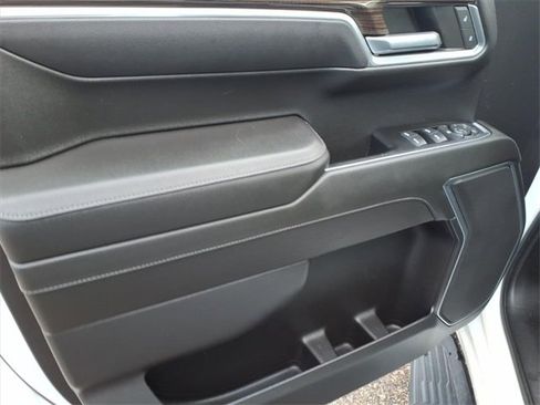 Used 2022 Chevrolet Silverado 1500 LT image 11