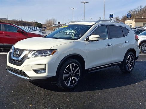 Used 2018 Nissan Rogue SL w/ Premium Package image 3
