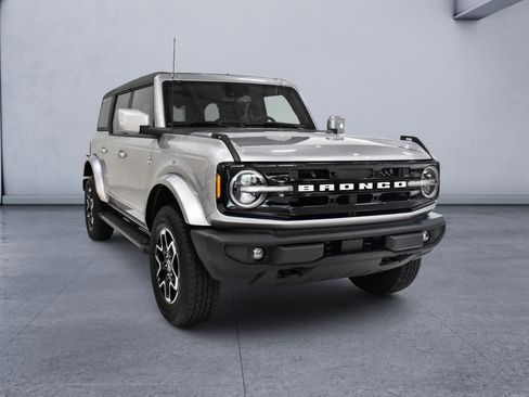 Used 2023 Ford Bronco Outer Banks AWD/4WD image 8