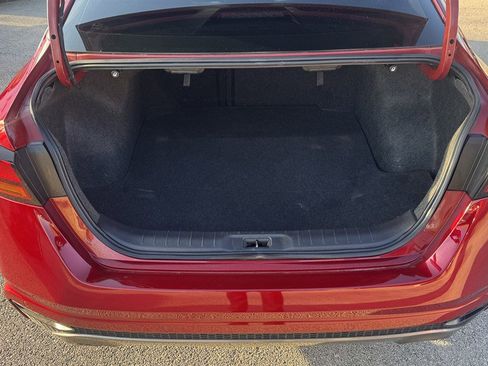 Used 2020 Nissan Altima 2.5 SR w/ Premium Package image 11