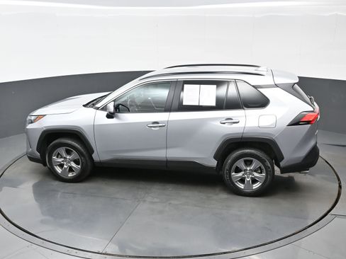 Used 2024 Toyota RAV4 XLE FWD image 37