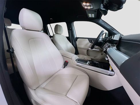 New 2025 Mercedes-Benz GLB 250 4MATIC image 27