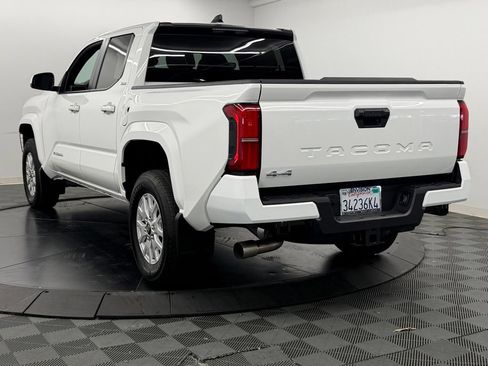 Certified 2026 Toyota Tacoma SR5 AWD/4WD image 12