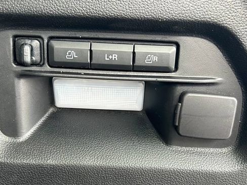 Used 2022 Ford Explorer Limited w/ Equipment Group 301A AWD/4WD image 41