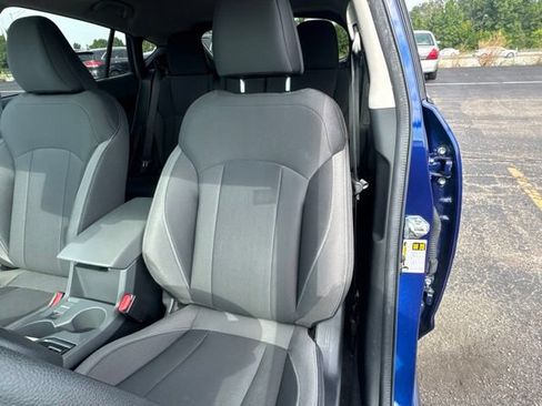Used 2026 Subaru Crosstrek 2.5i Premium AWD/4WD image 9