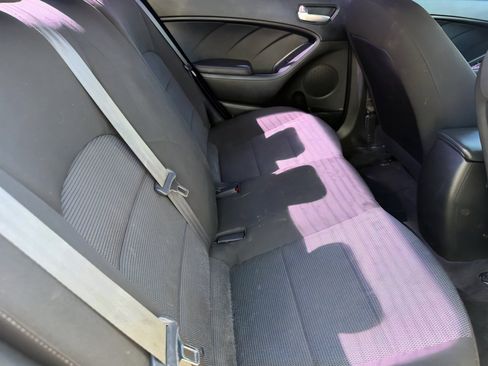 Used 2018 Kia Forte LX w/ LX Rear Camera Package image 12