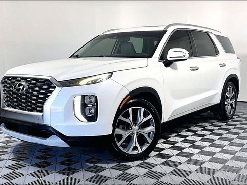 Used 2020 Hyundai Palisade SEL FWD image 2