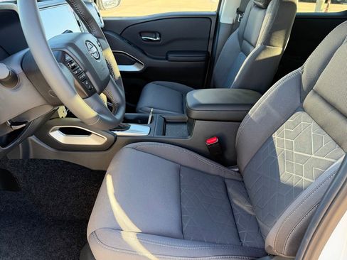 New 2026 Nissan Frontier SV w/ SV Convenience Package RWD image 10