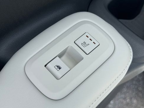 Used 2025 Hyundai Santa Fe Calligraphy image 23