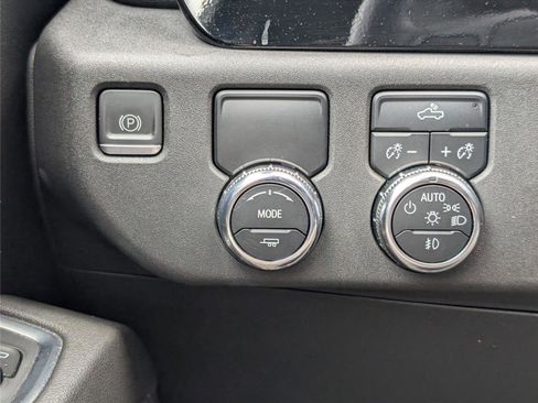 Used 2023 GMC Sierra 1500 Elevation image 28