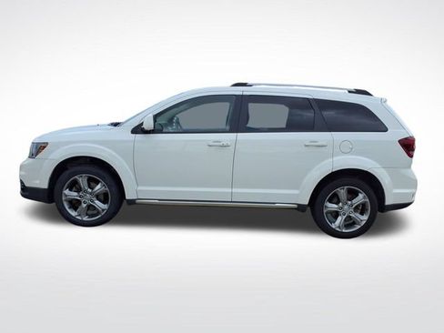 Used 2017 Dodge Journey Crossroad w/ Popular Equipment Group FWD image 2